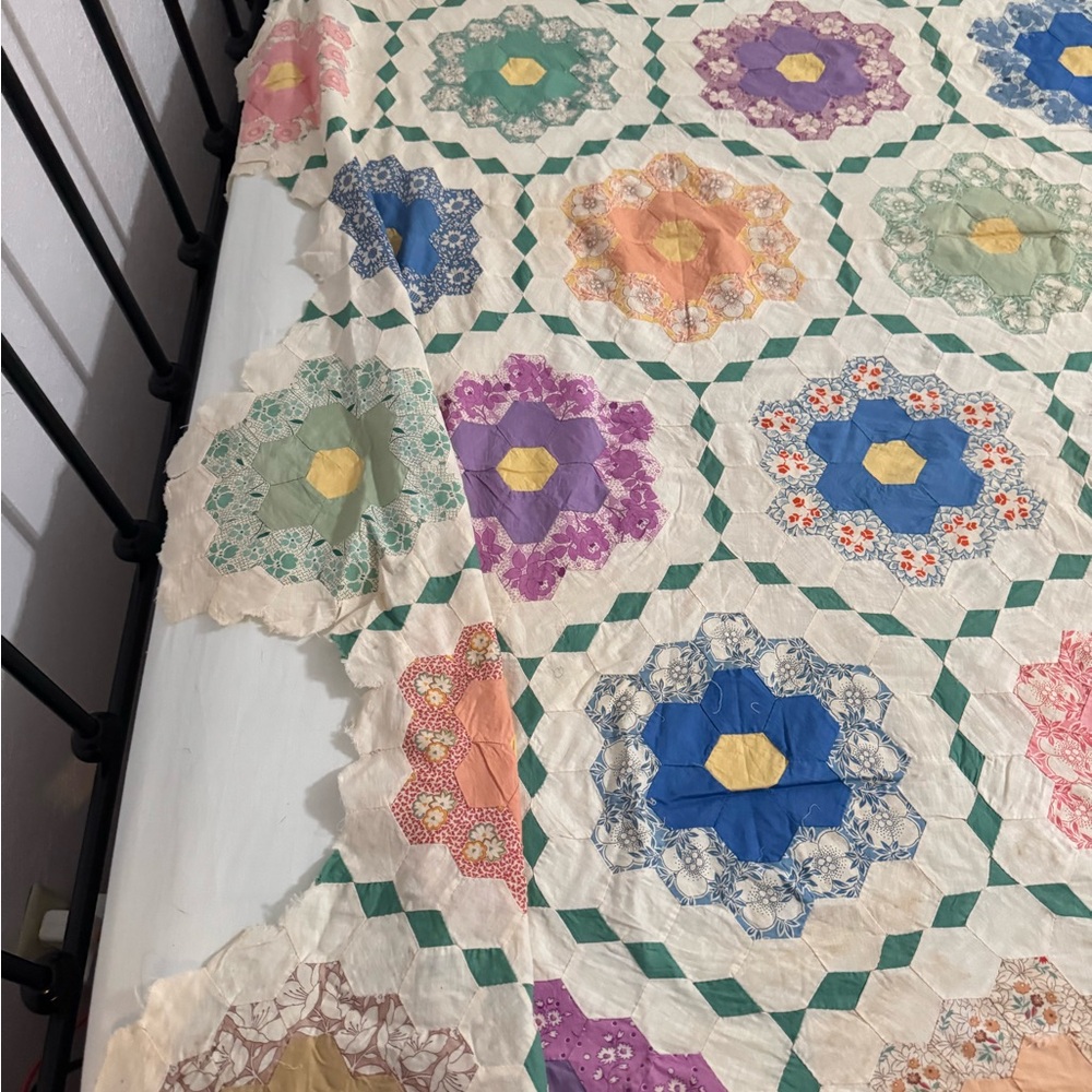 Vintage 75”x90” Grandmother’s Flower Garden Quilt Top Only Unfinished Handmade - Picture 2 of 8